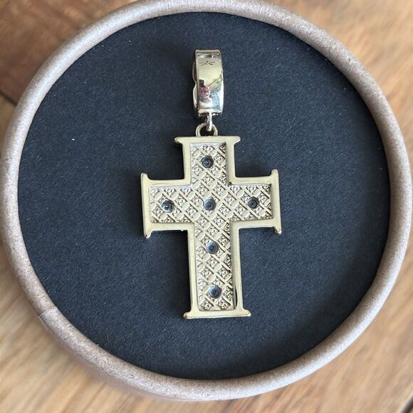 ESCADA cross pendant - Picture 2 of 5